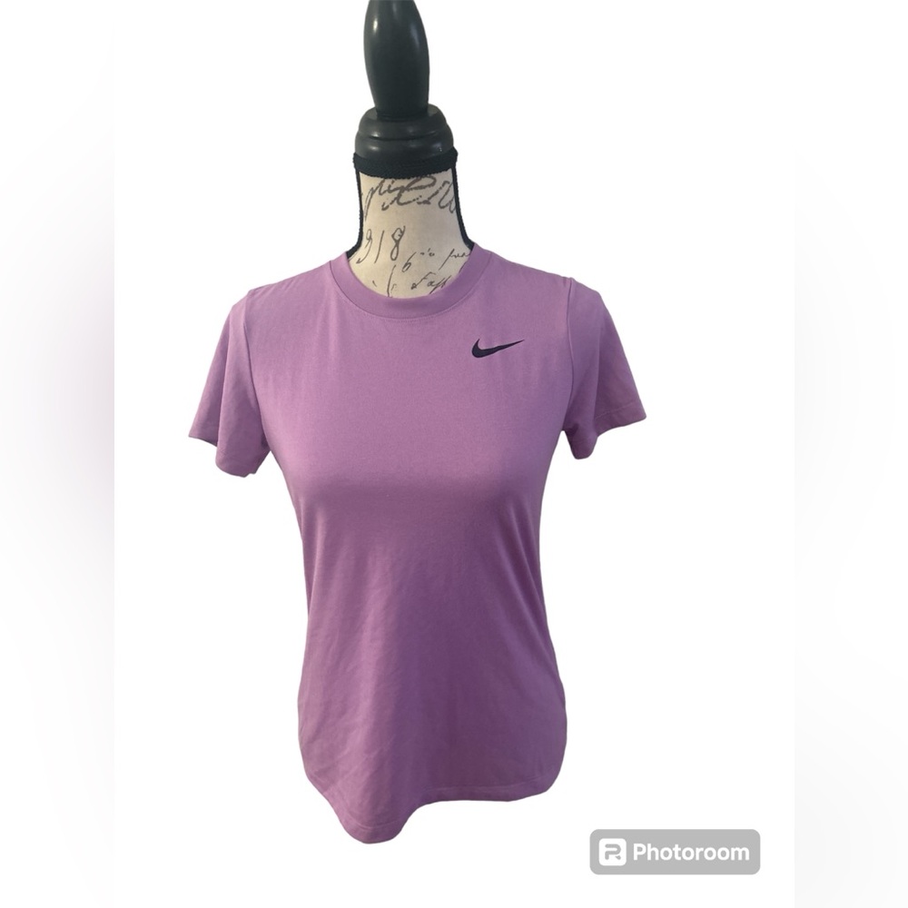 Nike dry fit small T-shirt purple